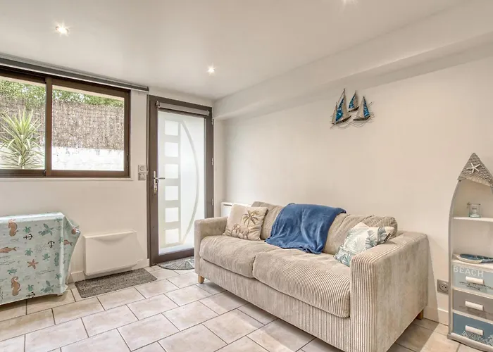 Charmante Maison Proche Apartment